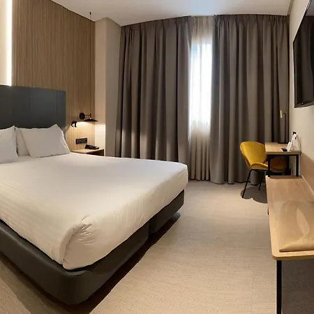 Otel Silken Ciudad 4*