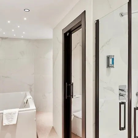 Silken Ciudad 4*