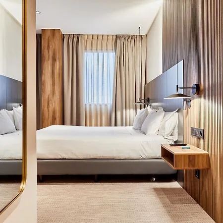Silken Ciudad 4* גיחון