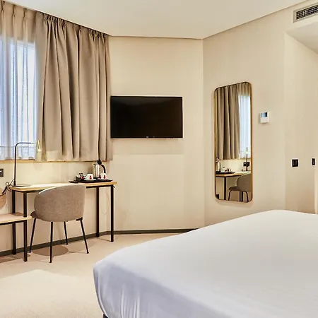 Silken Ciudad 4*