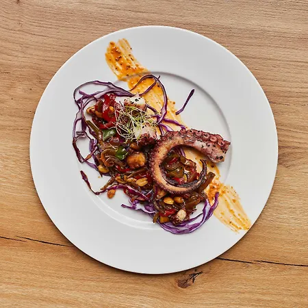 מלון Silken Ciudad 4*