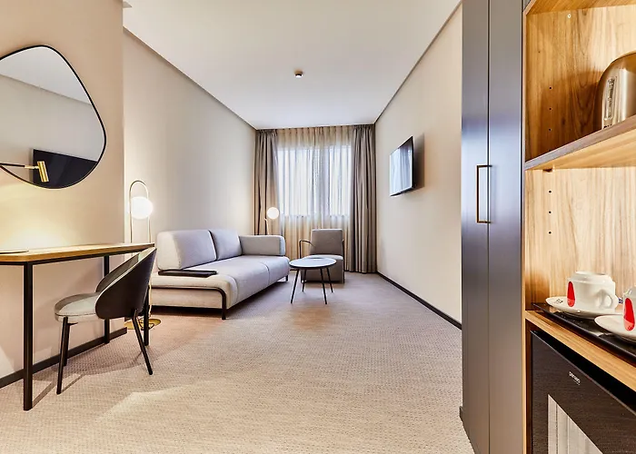 Hotel Silken Ciudad 4*