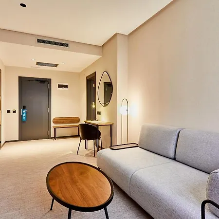 Silken Ciudad 4*